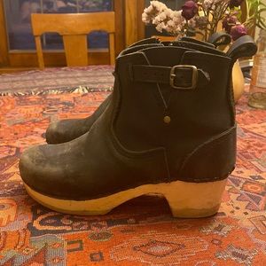 No. 6 Buckle Boot
